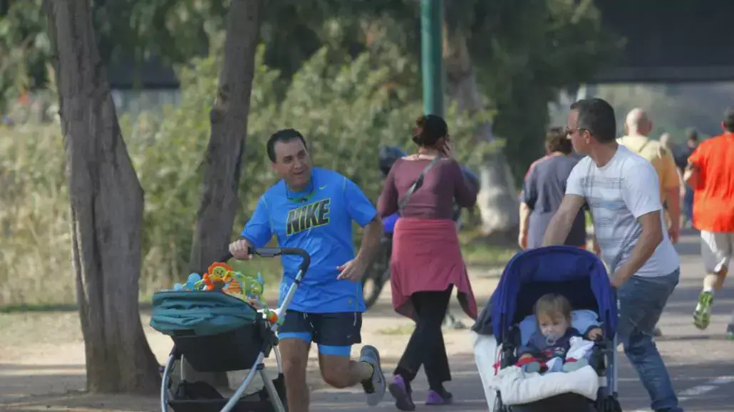 מנשה ארביב בתקופת ההשעיה רץ בפארק הירקון