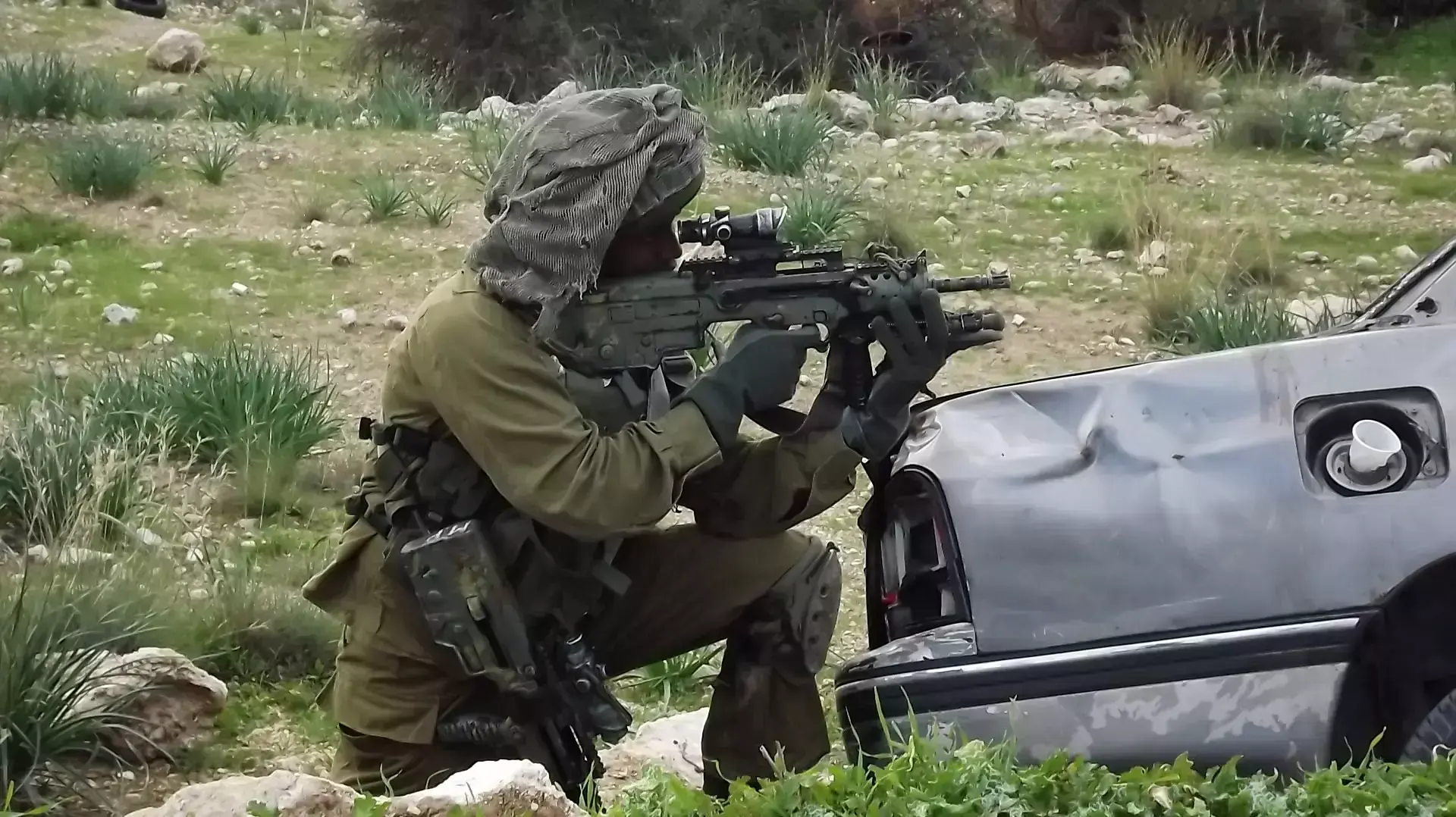 חיילי יחידת אגוז מתאמנים בבסיס אליקים, ינואר 2014 חיילי יחידת אגוז מתאמנים בבסיס אליקים, ינואר 2014