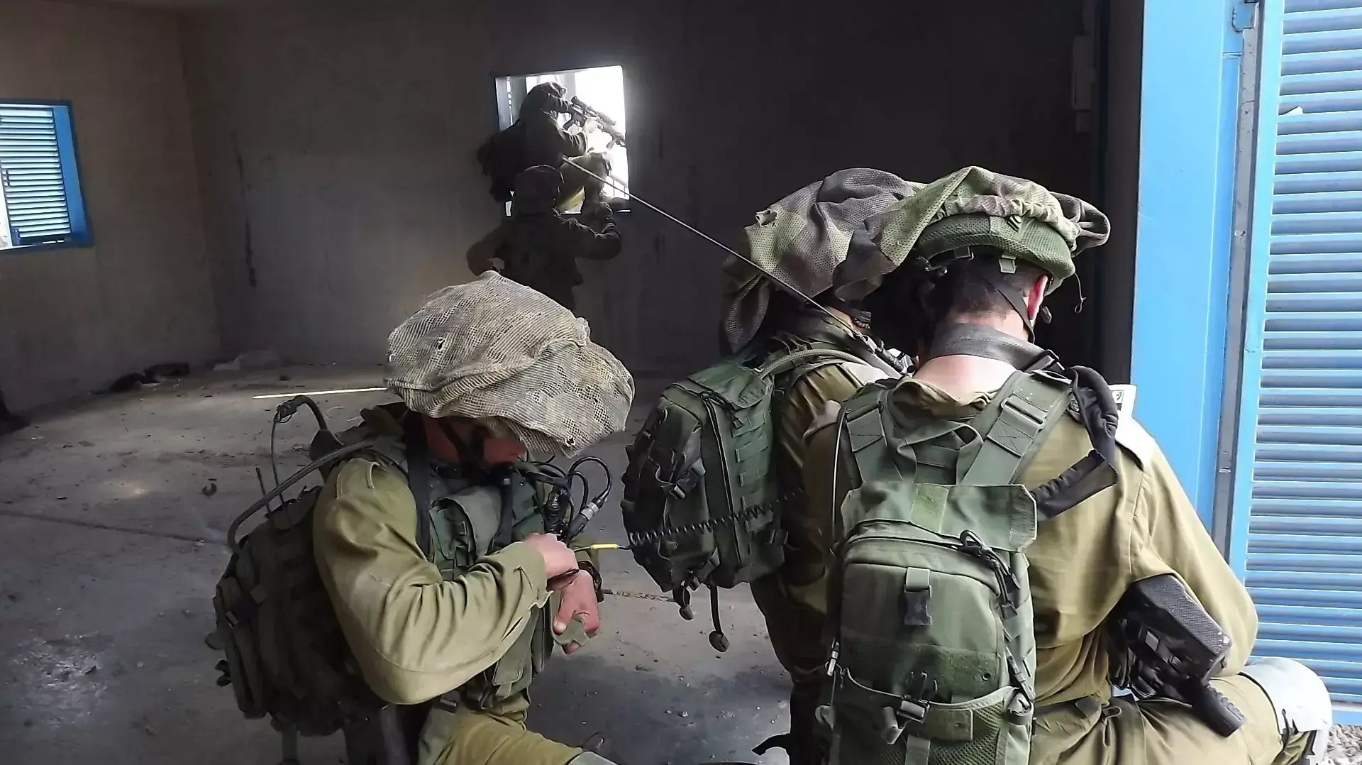 חיילי יחידת אגוז מתאמנים בבסיס אליקים, ינואר 2014 חיילי יחידת אגוז מתאמנים בבסיס אליקים, ינואר 2014
