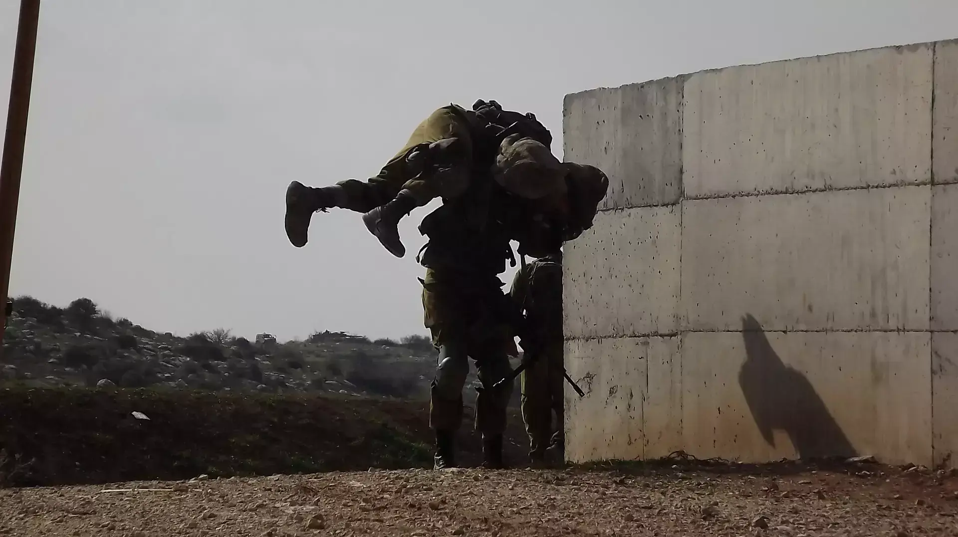 חיילי יחידת אגוז מתאמנים בבסיס אליקים, ינואר 2014 חיילי יחידת אגוז מתאמנים בבסיס אליקים, ינואר 2014