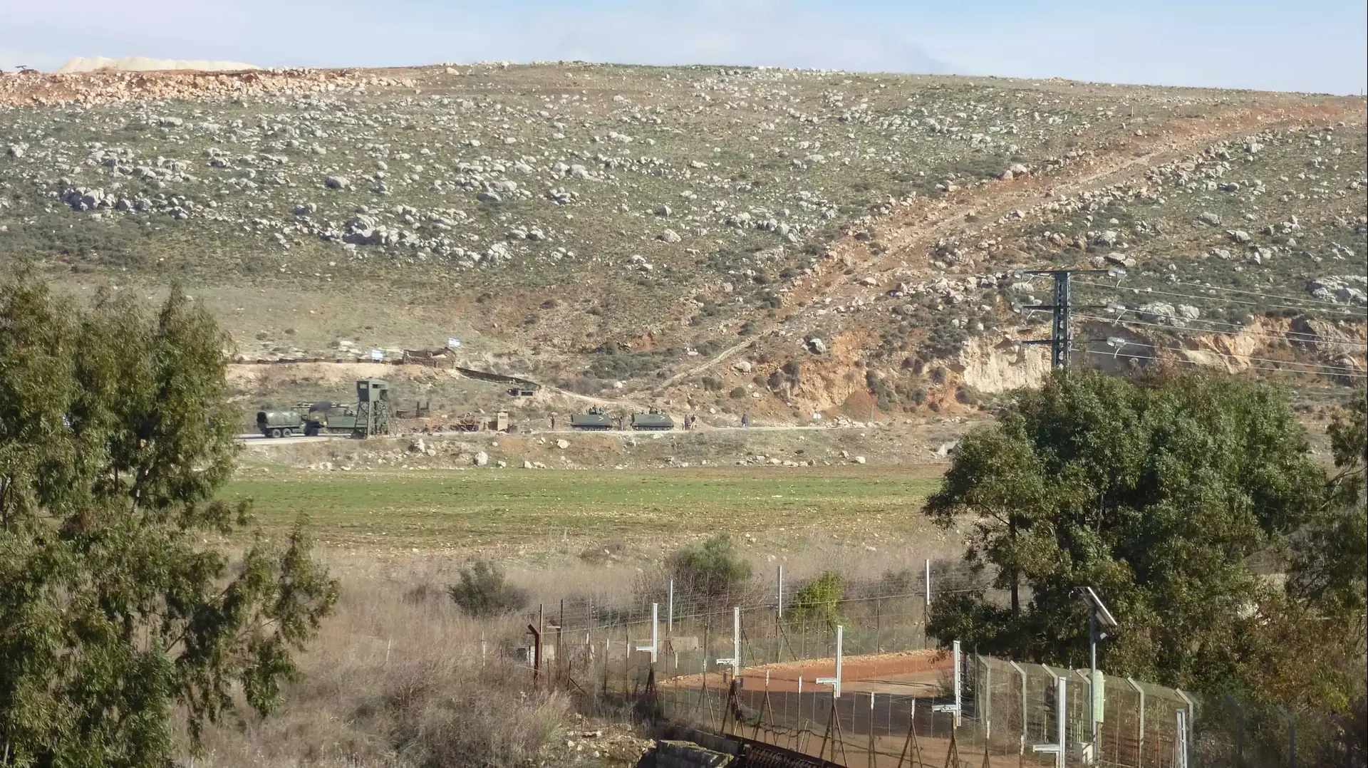 צילומי סרט בלבנון שבמסגרתו הקימו מוצב עם דגלי ישראל וניצבים שמשחקים חיילים ישראלים. ינואר 2014 צילומי סרט בלבנון שבמסגרתו הקימו מוצב עם דגלי ישראל וניצבים שמשחקים חיילים ישראלים. ינואר 2014