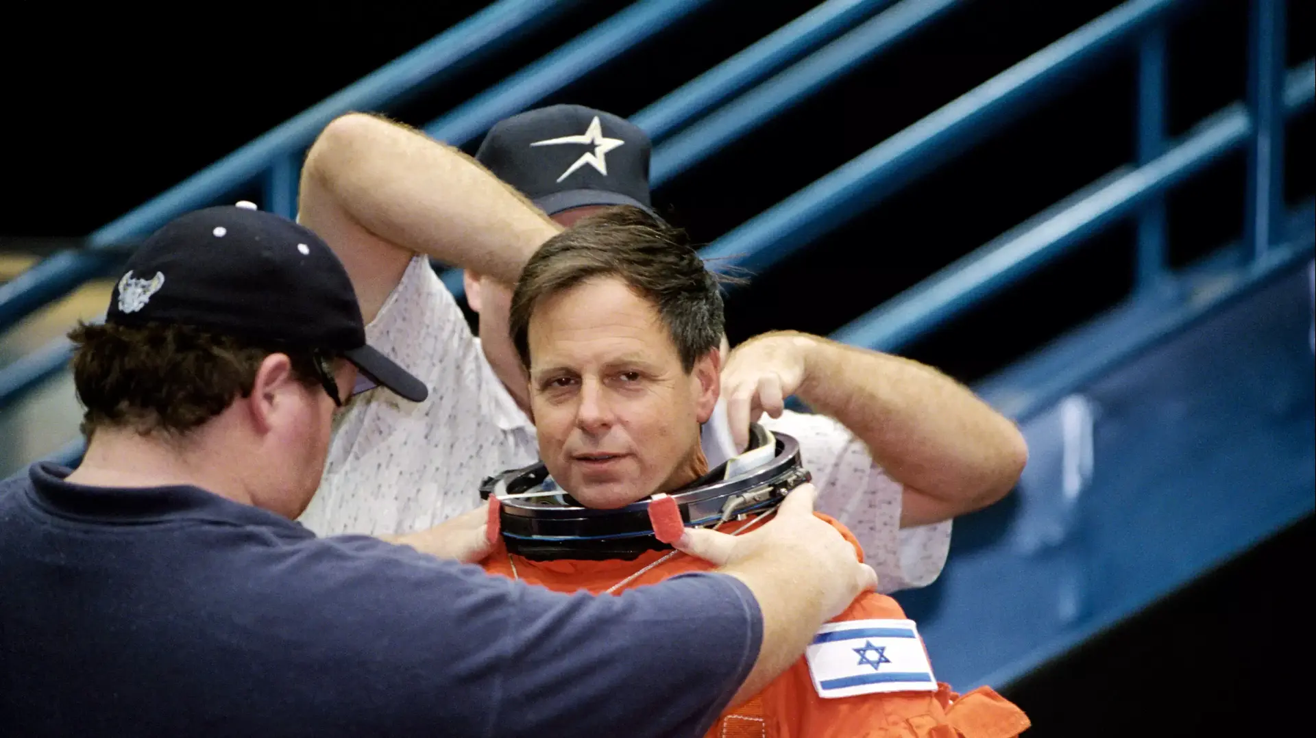 האסטרונאוט הישראלי אילן רמון בהכנות לשיגורו לחלל האסטרונאוט הישראלי אילן רמון בהכנות לשיגורו לחלל