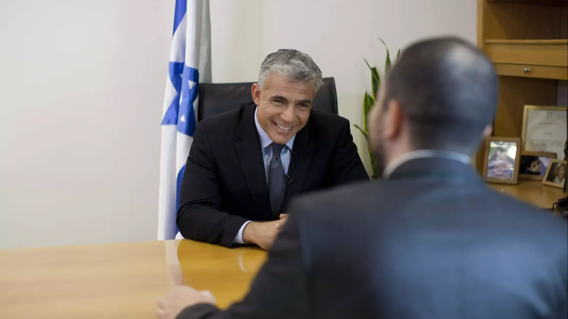 שר האוצר יאיר לפיד בראיון לוואלה! חדשות. ינואר 2014