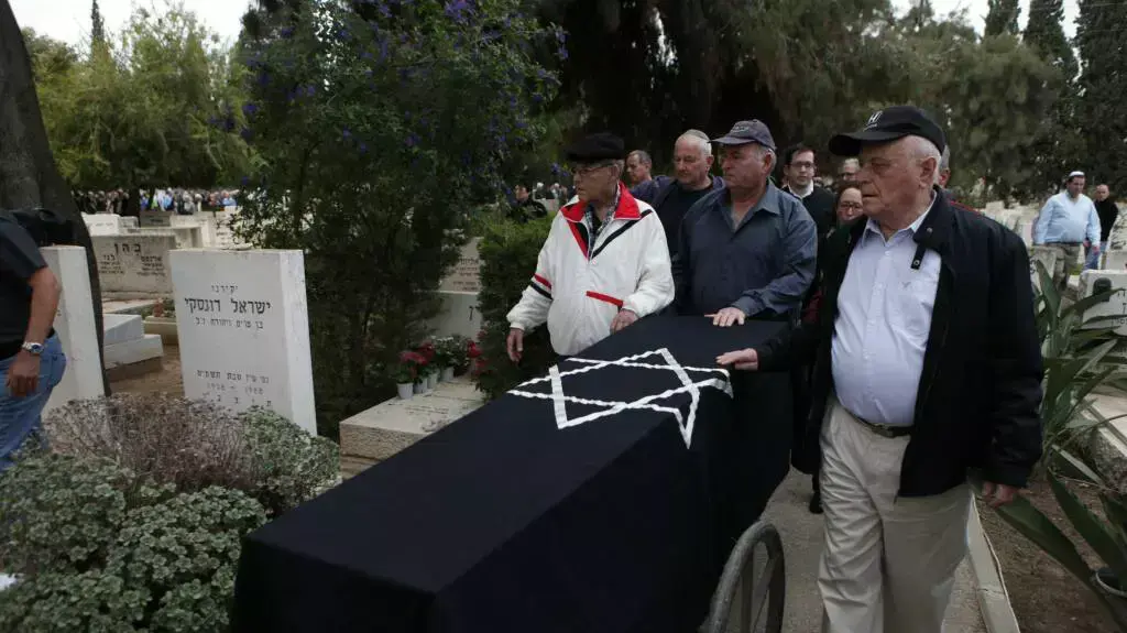 הלווייתה של שולמית אלוני, ינואר 2014 הלווייתה של שולמית אלוני, ינואר 2014