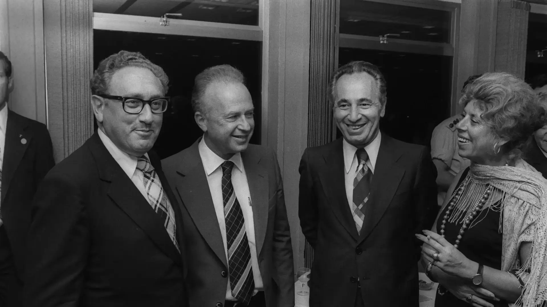 תמונת ארכיון של נשיא מדינה, שמעון פרס, עם שולמית אלוני ז"ל תמונת ארכיון של נשיא מדינה, שמעון פרס, עם שולמית אלוני ז"ל