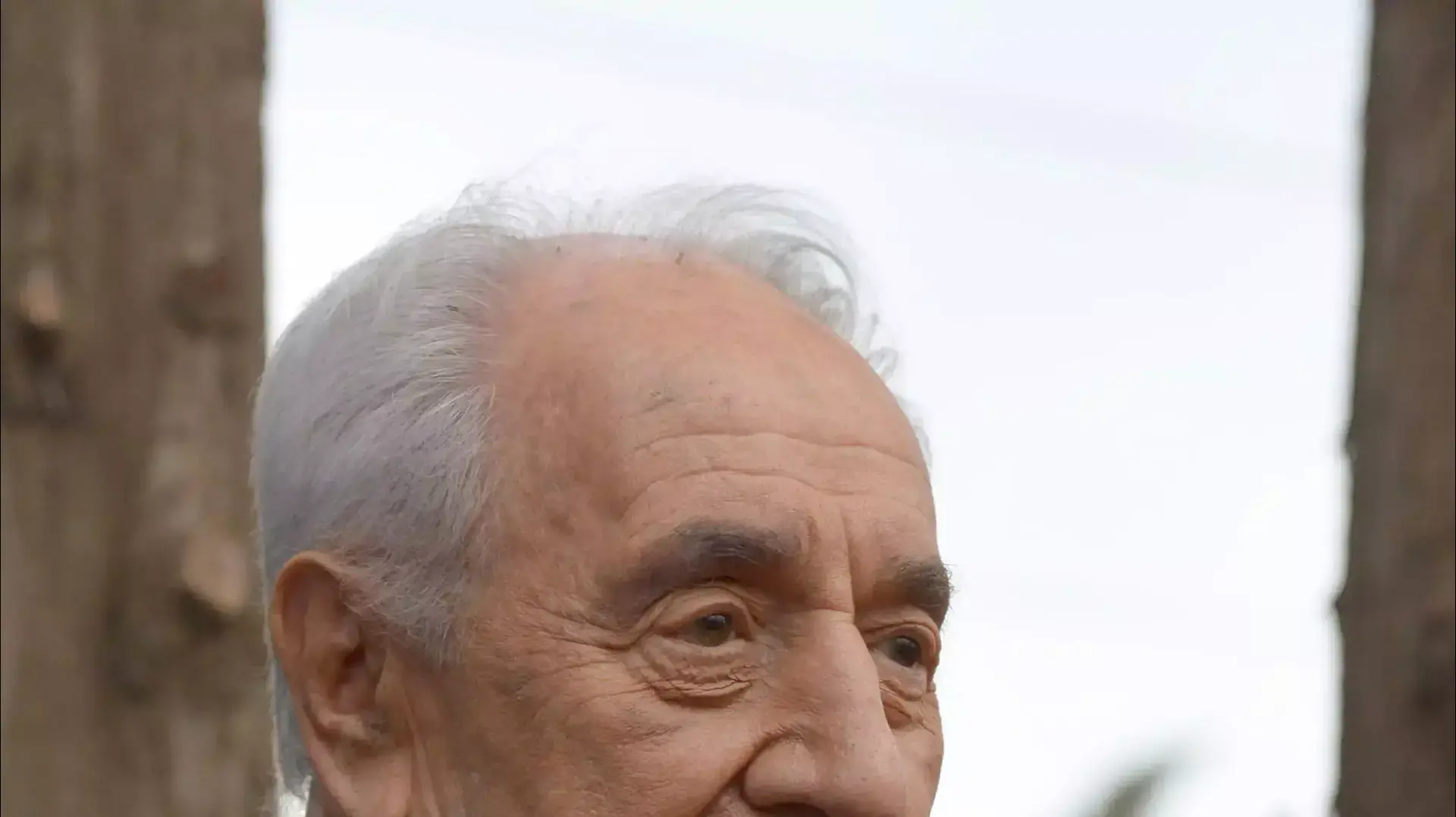 נשיא המדינה, שמעון פרס, בהלווייתה של שולמית אלוני ז"ל, ינואר 2014 נשיא המדינה, שמעון פרס, בהלווייתה של שולמית אלוני ז"ל, ינואר 2014