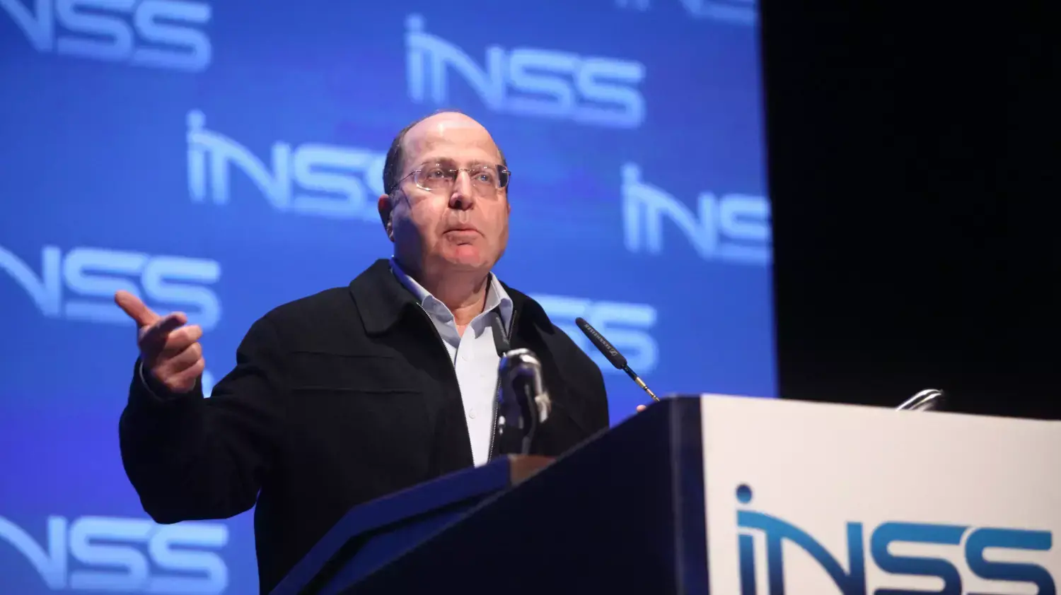 משה (בוגי) יעלון נואם בכנס למחקרי ביטחון לאומי (INSS) שנערך היום, ינואר 2014