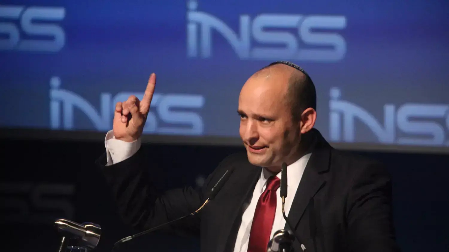 נפתלי בנט בכנס השנתי של המכון למחקרי ביטחון לאומי. ינואר 2014 נפתלי בנט בכנס השנתי של המכון למחקרי ביטחון לאומי. ינואר 2014