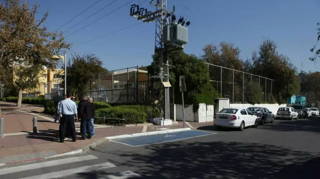 תלמידה טענה שהייתה עדה לחטיפת ילדה ליד בית ספר ברחוב שער האחריות בחולון. 9 בפברואר 2014 תלמידה טענה שהייתה עדה לחטיפת ילדה ליד בית ספר ברחוב שער האחריות בחולון. 9 בפברואר 2014