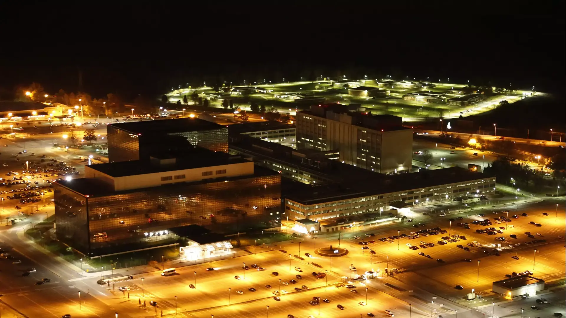 מטה ה-NSA הסוכנות לביטחון לאומי. פורט מיד, מרלינד מטה ה-NSA הסוכנות לביטחון לאומי. פורט מיד, מרלינד