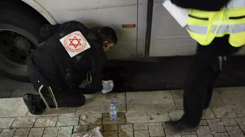 אוטובוס פגע בקשישה בתאונת דרכים ברחוב אבן גבירול בתל אביב, ינואר 2014 אוטובוס פגע בקשישה בתאונת דרכים ברחוב אבן גבירול בתל אביב, ינואר 2014