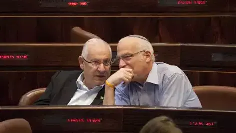 אורי אריאל ורובי ריבלין בהשבעת הממשלה, מרץ 2013 אורי אריאל ורובי ריבלין בהשבעת הממשלה, מרץ 2013