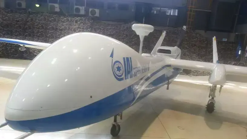 התעשייה האווירית חשפה את המל"ט "סופר הרון", כלי טיס בלתי מאויש חדש ומתקדם. בפרואר 2014 התעשייה האווירית חשפה את המל"ט "סופר הרון", כלי טיס בלתי מאויש חדש ומתקדם. בפרואר 2014