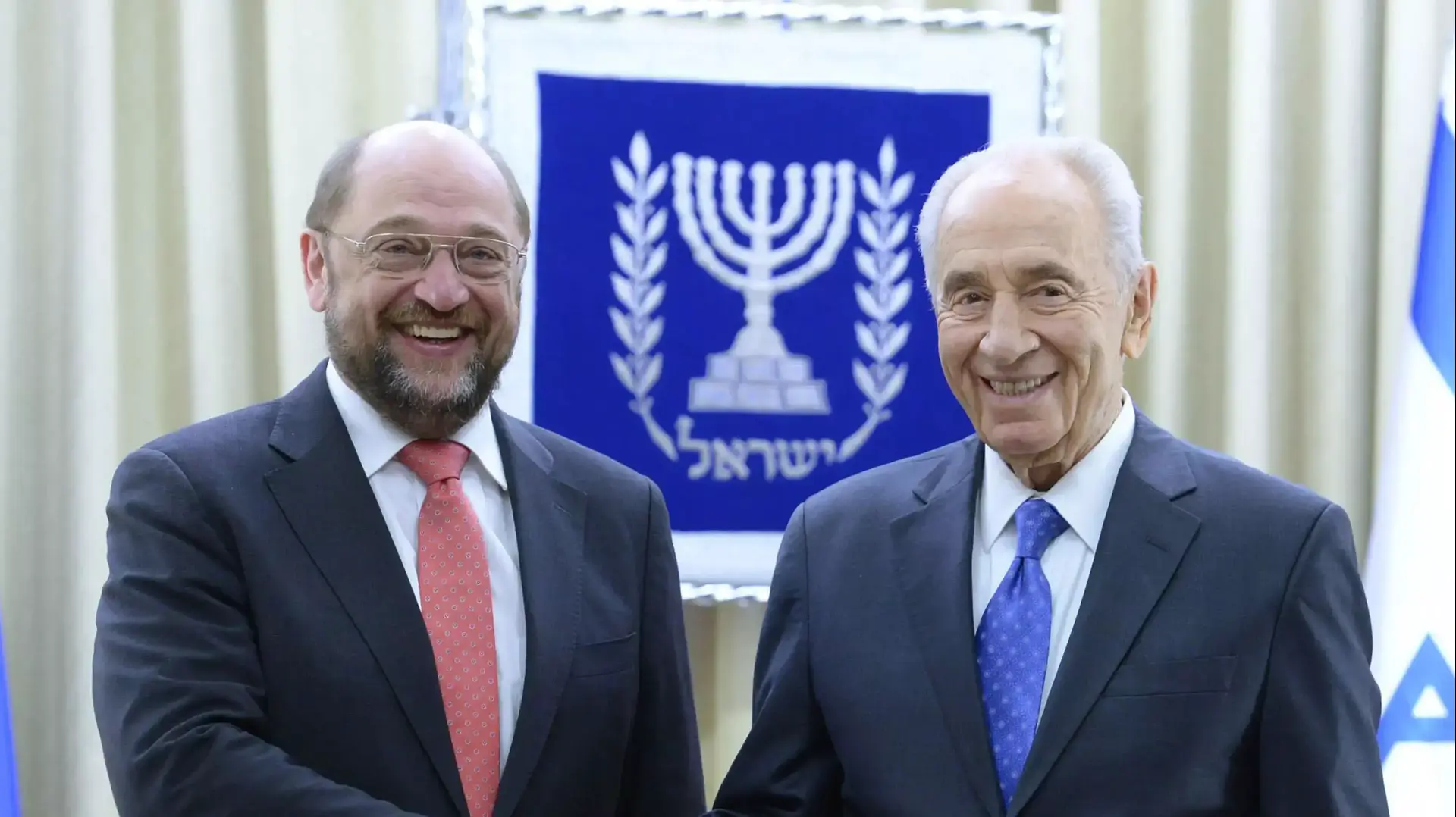 נשיא המדינה שמעון פרס בפגישתו עם נשיא הפרלמנט האירופי מרטין שולץ. פברואר 2014 נשיא המדינה שמעון פרס בפגישתו עם נשיא הפרלמנט האירופי מרטין שולץ. פברואר 2014