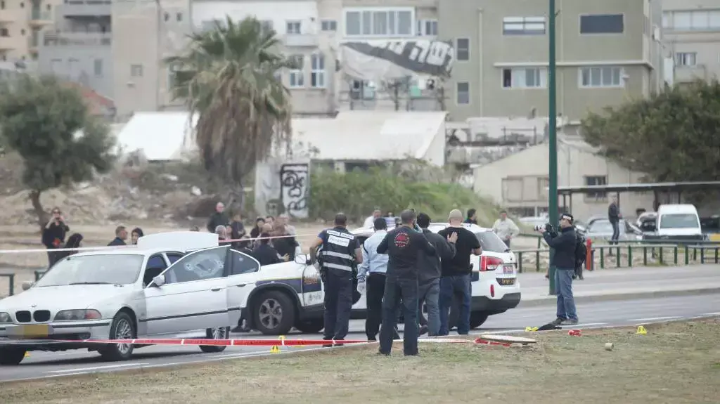 גבר נורה למוות ליד מתחם התחנה בטיילת תל אביב גבר נורה למוות ליד מתחם התחנה בטיילת תל אביב