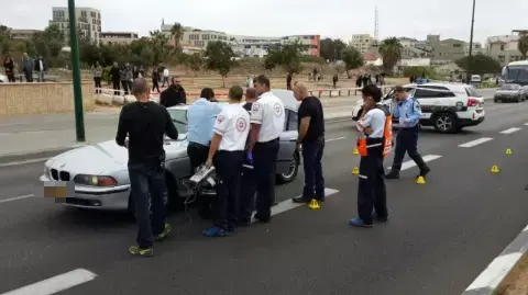 גבר נורה למוות ליד מתחם התחנה בטיילת תל אביב גבר נורה למוות ליד מתחם התחנה בטיילת תל אביב