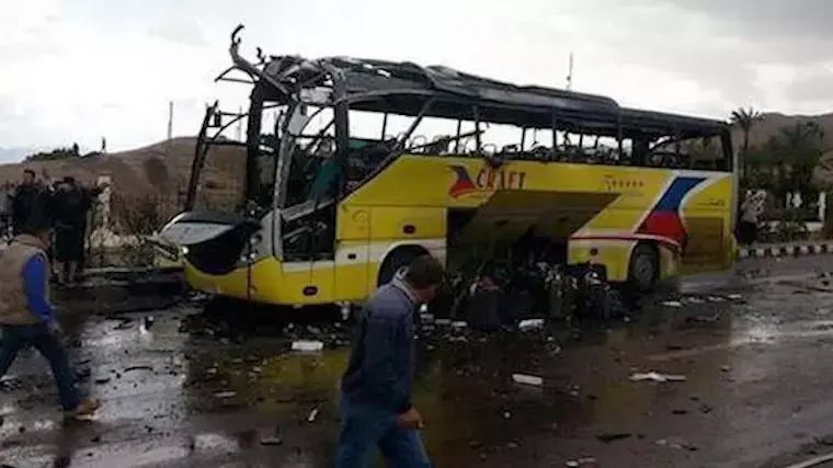 הרוגים בפיצוץ באוטובוס תיירים במעבר טאבה הרוגים בפיצוץ באוטובוס תיירים במעבר טאבה