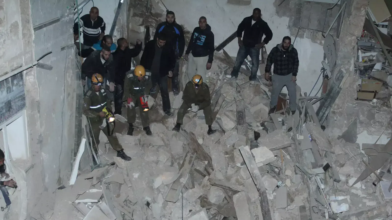 בניין בעכו קרס כתוצאה מפיצוץ בלון גז בניין בעכו קרס כתוצאה מפיצוץ בלון גז