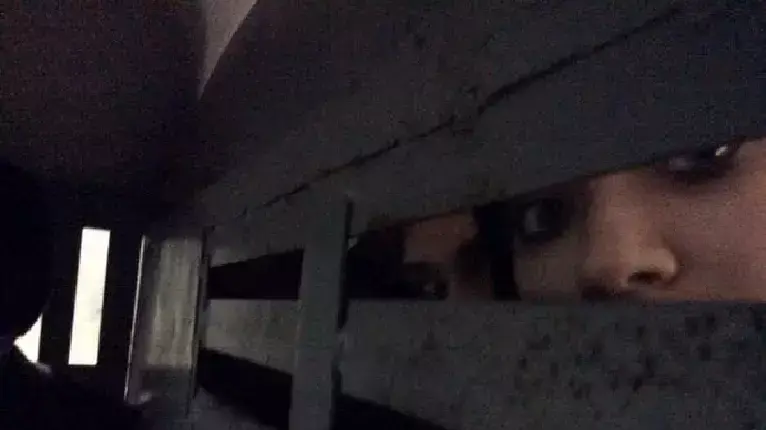 תמונות שחברת "פוסי ריוט" נדז'דה טולוקוניקובה צילמה לאחר מעצרה בסוצ'י תמונות שחברת "פוסי ריוט" נדז'דה טולוקוניקובה צילמה לאחר מעצרה בסוצ'י