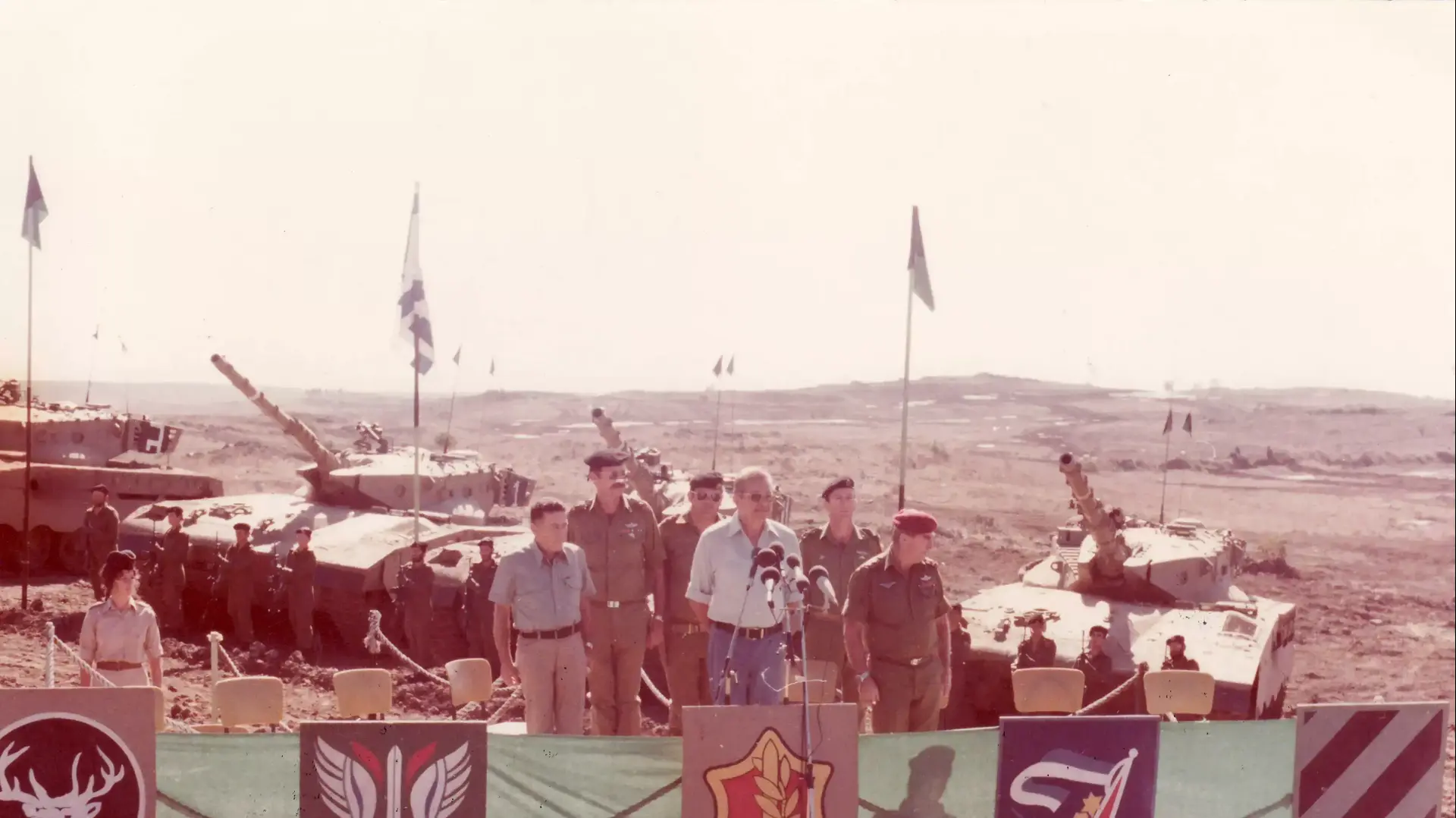 האלוף ישראל טל (טלי) בהקשת טנק מרכבה בסימן 1 בשנת 1979 האלוף ישראל טל (טלי) בהקשת טנק מרכבה בסימן 1 בשנת 1979
