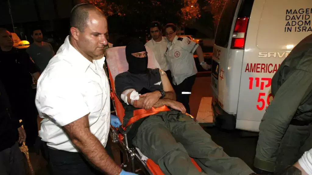 פינוי לוחם יחידת מצדה של שב"ס מכלא רימונים לבית חולים מאיר. פברואר 2014 פינוי לוחם יחידת מצדה של שב"ס מכלא רימונים לבית חולים מאיר. פברואר 2014