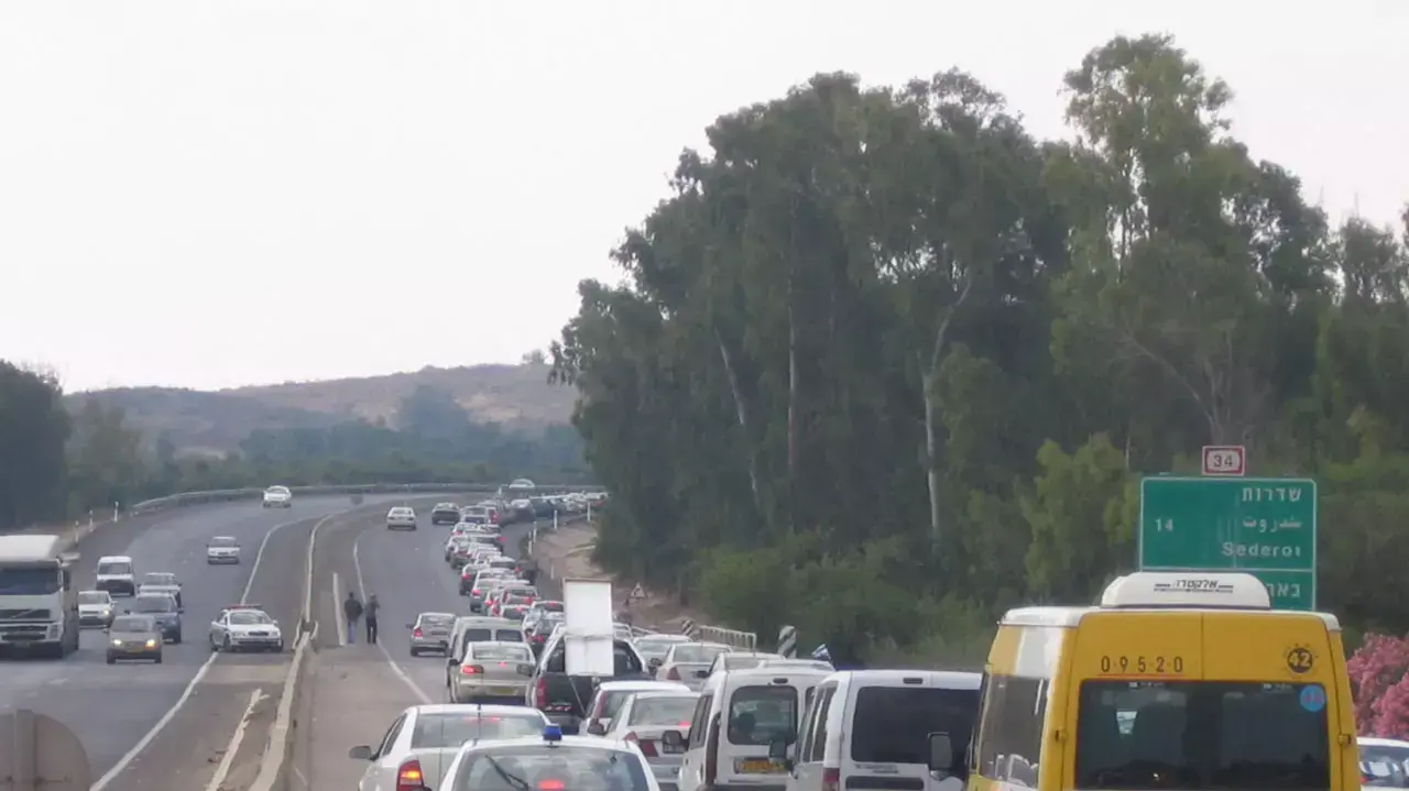 אילן כהן יוזם שיירת מתנדבים לשדרות אילן כהן יוזם שיירת מתנדבים לשדרות