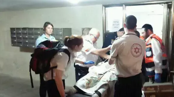 שתי נשים נמצאו מחוסרות הכרה בדירה בנס ציונה. פברואר 2014