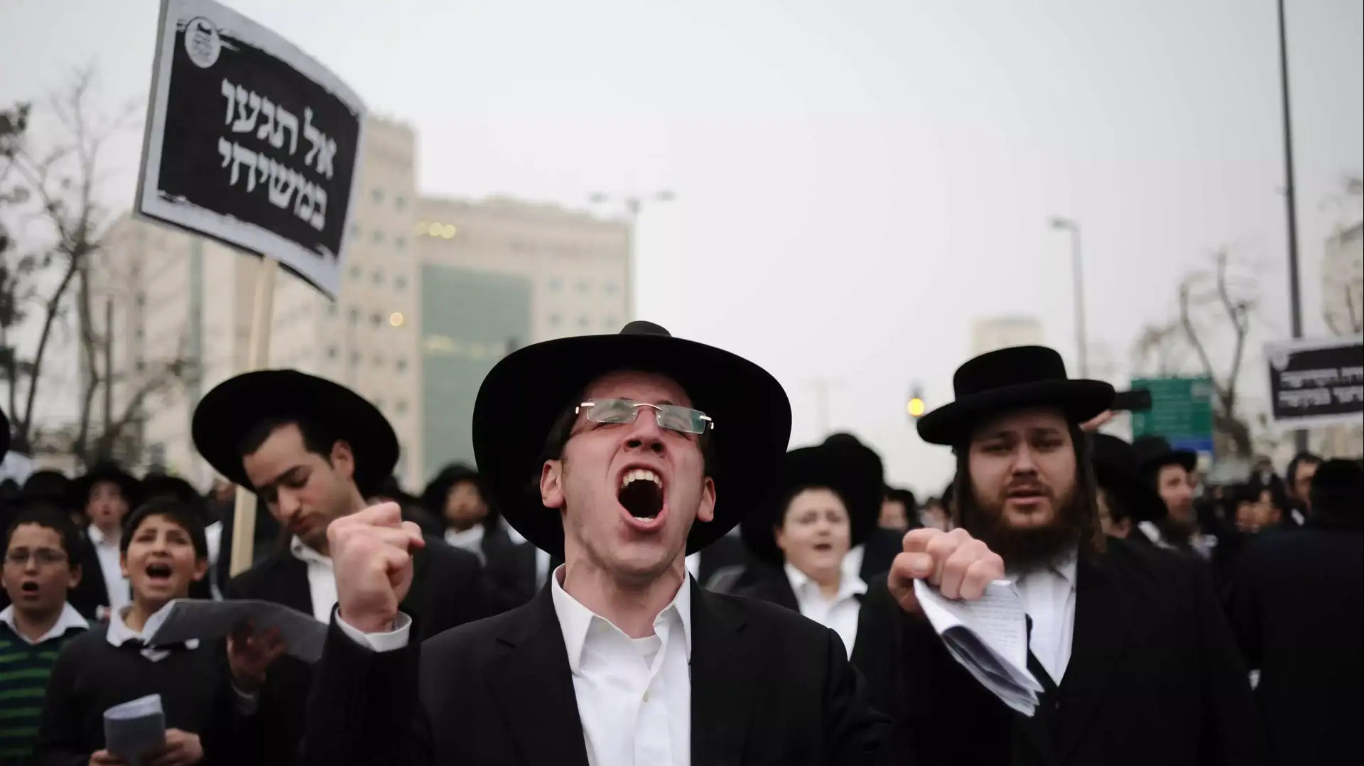 עצרת המיליון נגד חוק הגיוס, חרדים בבנייני האומה ירושלים. מרץ 2014 עצרת המיליון נגד חוק הגיוס, חרדים בבנייני האומה ירושלים. מרץ 2014