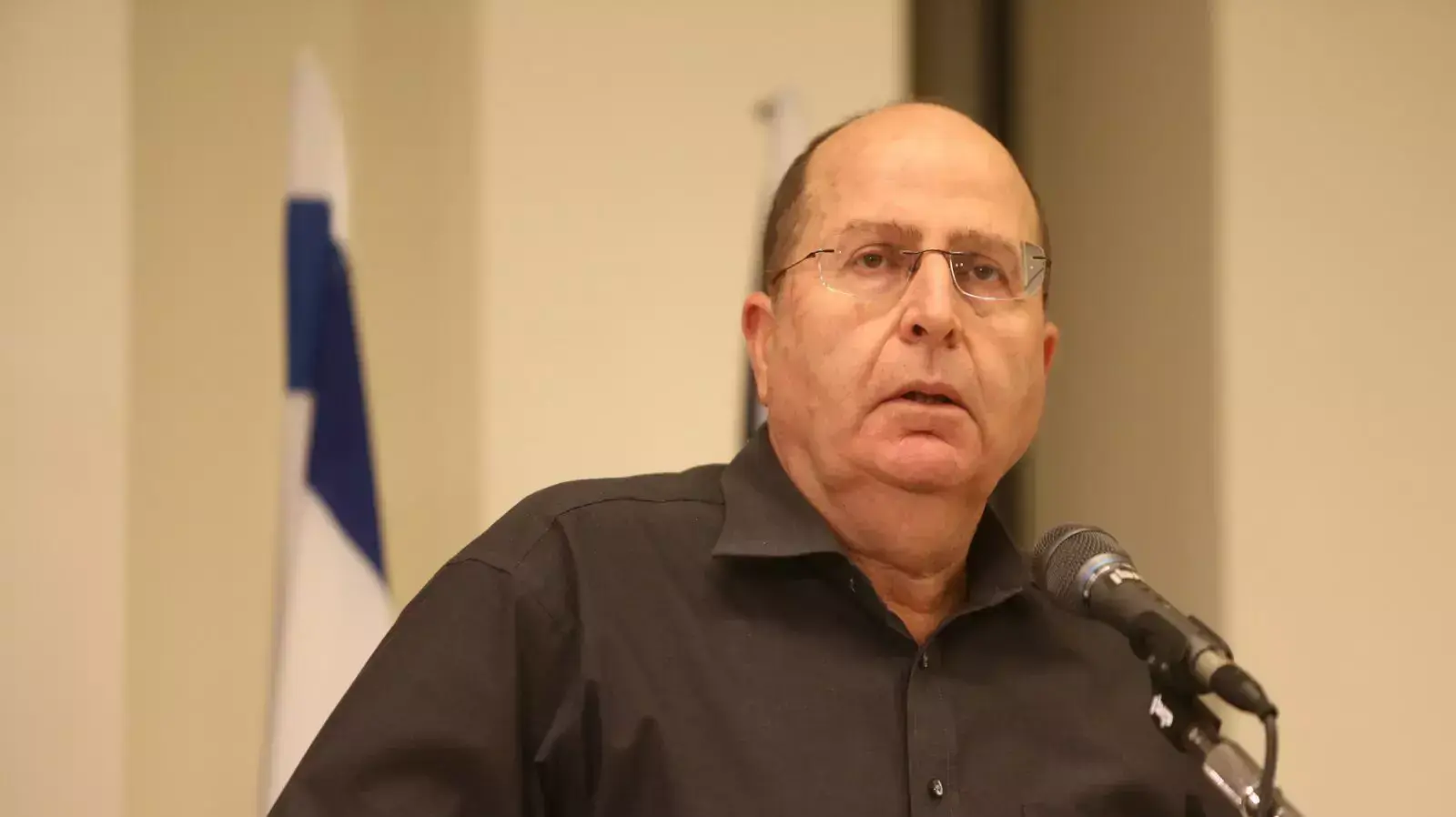 שר הביטחון, משה יעלון, במסיבת עיתונאים בנושא מבצע השתלטות על ספינת הנשק, מרץ 2014 שר הביטחון, משה יעלון, במסיבת עיתונאים בנושא מבצע השתלטות על ספינת הנשק, מרץ 2014