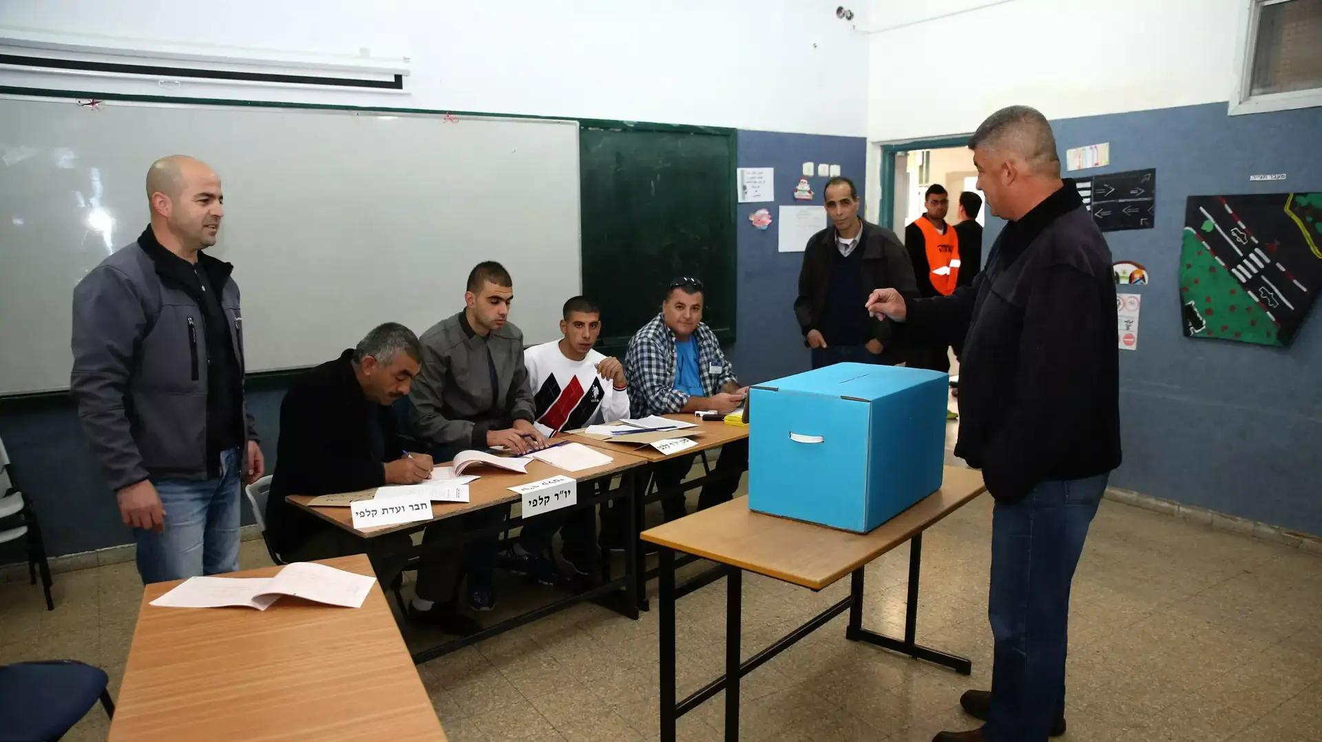 פתיחת הקלפיות בבחירות החוזרות בנצרת, מרץ 2014 פתיחת הקלפיות בבחירות החוזרות בנצרת, מרץ 2014