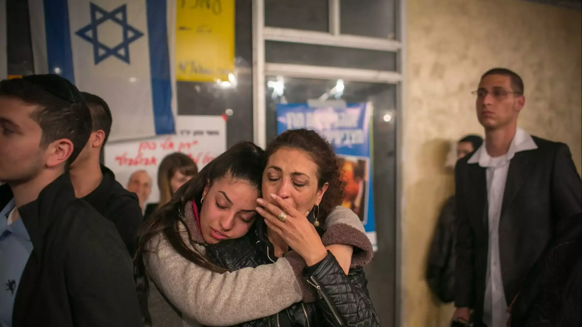 מטה הבחירות של אלי כהן לאחר שהפסיד למועמד החרדי משה אבוטבול בבחירות לראשות עיריית בית שמש ב-12.3.14 מטה הבחירות של אלי כהן לאחר שהפסיד למועמד החרדי משה אבוטבול בבחירות לראשות עיריית בית שמש ב-12.3.14