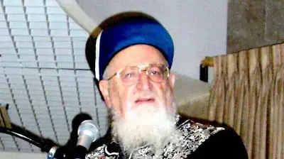 הרב הראשי הספרדי מרדכי אליהו (אריאל הורוביץ)