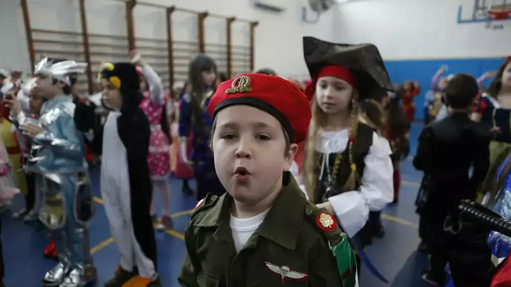 ילדי בית הספר רוקח בתל אביב מחופשים בתחפושות פורים