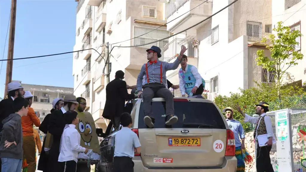 תחפושות לפורים של תושבי בני ברק 