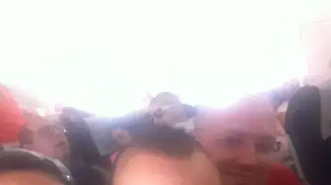 מאור הרוש, אליאור פרייס ודניאל פחימה במטוס בדרך לבורגס. מרץ 2014 מאור הרוש, אליאור פרייס ודניאל פחימה במטוס בדרך לבורגס. מרץ 2014