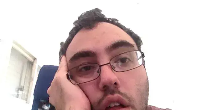 אריאל ויסמן משחק במשחק 2048 אריאל ויסמן משחק במשחק 2048