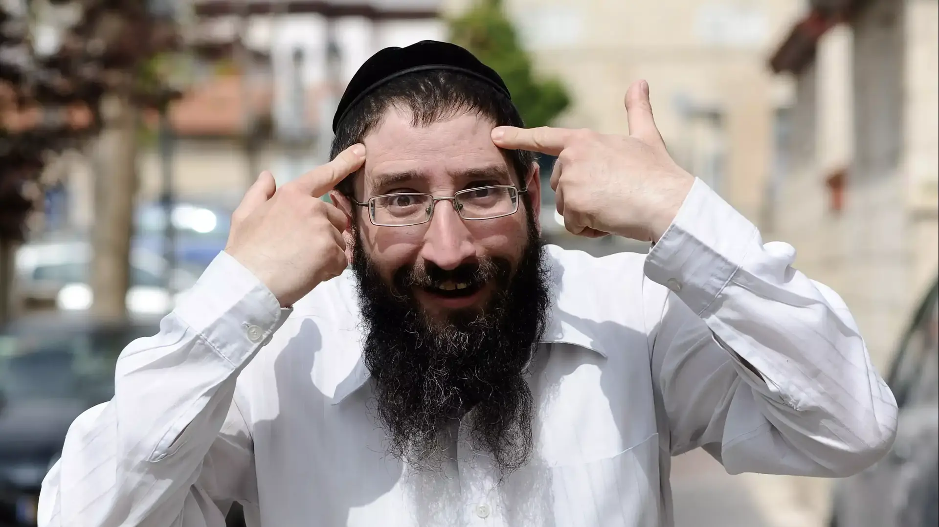 הסטנדאפיסט החרדי דוד ברוקנר הידוע בכינוי "דוד החקיין", ירושלים. מרץ 2014