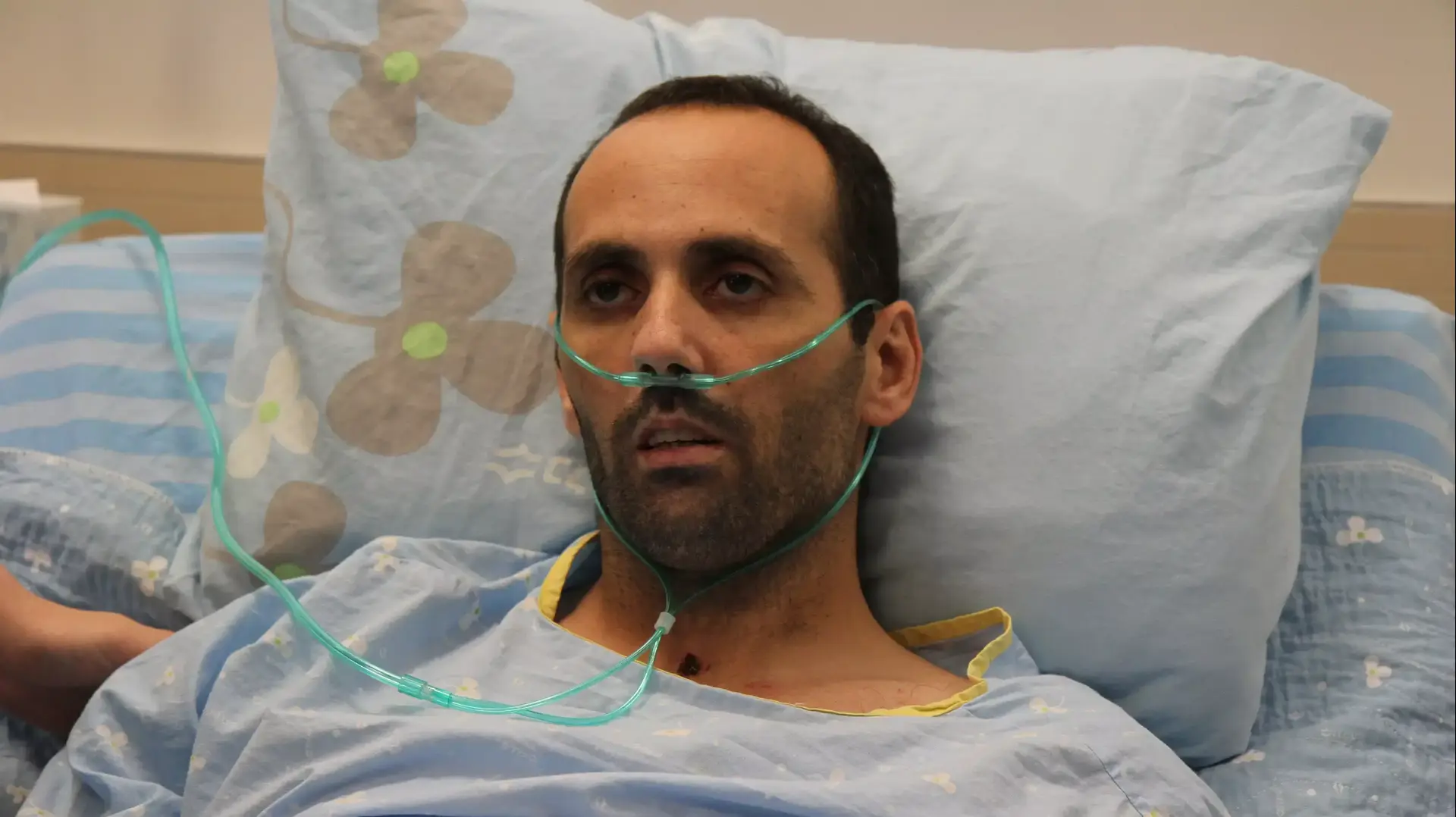הילאל ביסאן הסוהר שנפגע מהאסיר סמואל שיינביין בכלא רימונים. מרץ 2014 הילאל ביסאן הסוהר שנפגע מהאסיר סמואל שיינביין בכלא רימונים. מרץ 2014