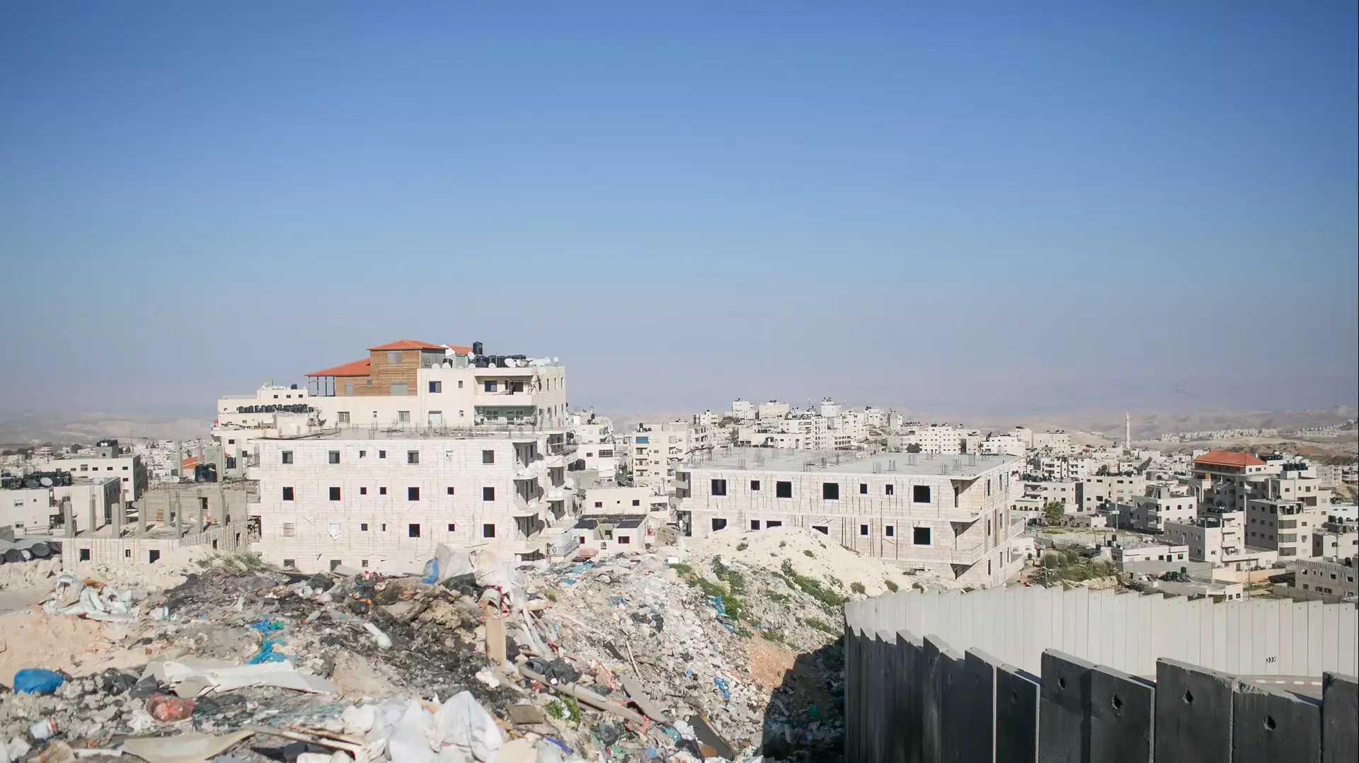 מחנה הפליטים שועפט ללא חיבר סדיר למים. מרץ 2014 מחנה הפליטים שועפט ללא חיבר סדיר למים. מרץ 2014