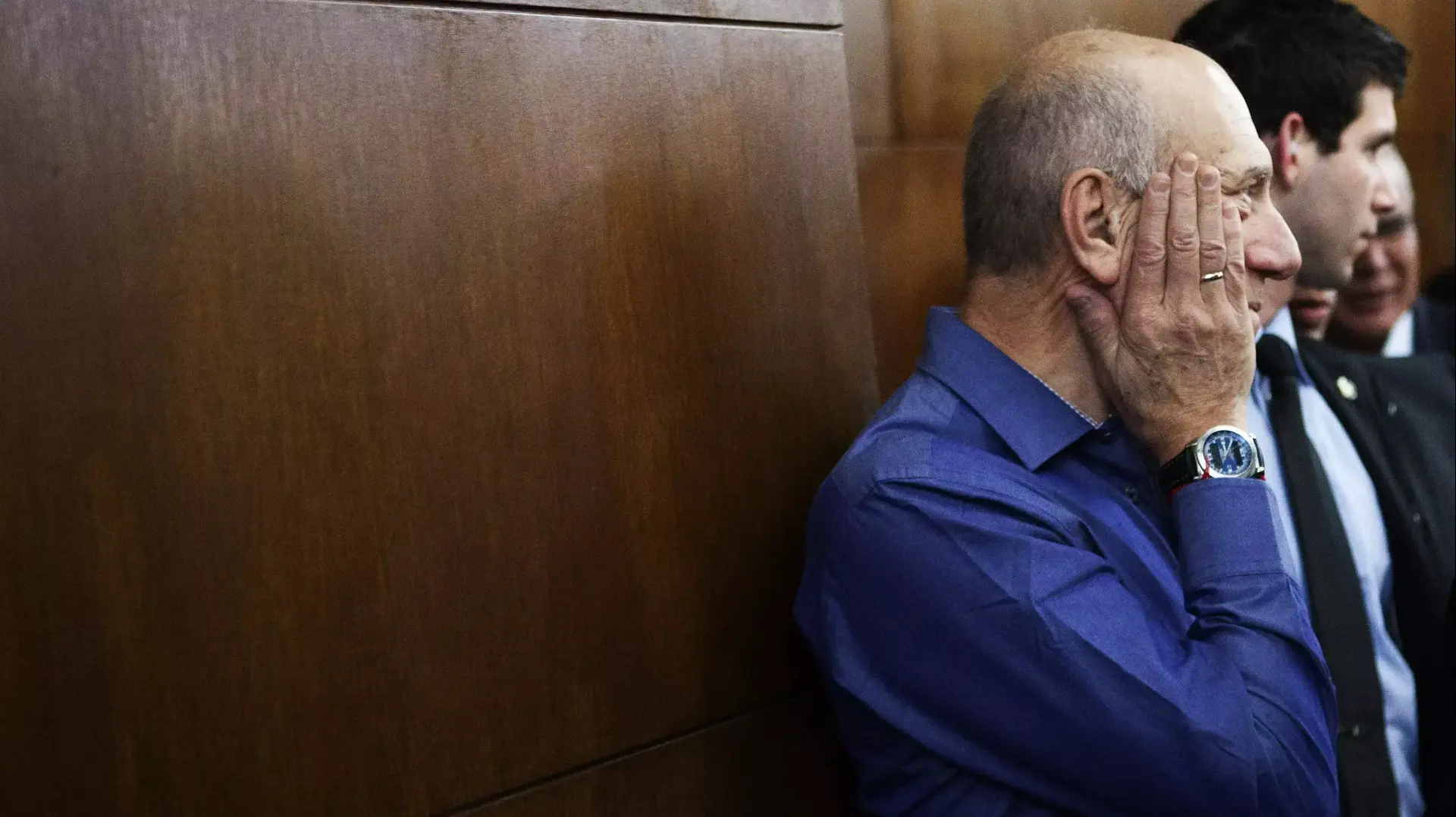 אולמרט בבית המשפט אולמרט בבית המשפט