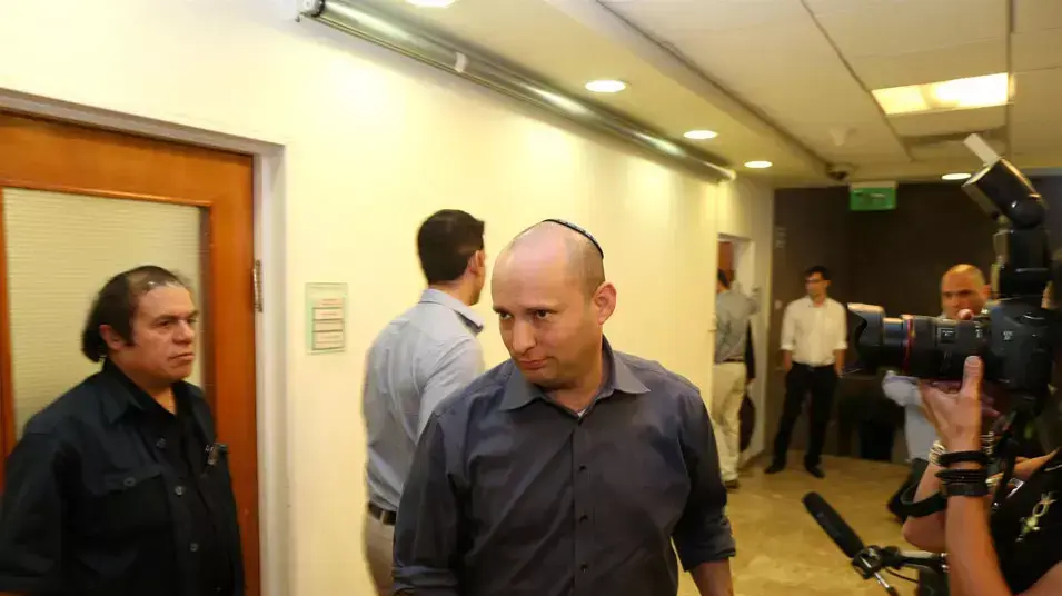 נפתלי בנט בישיבת ממשלה. אפריל 2014