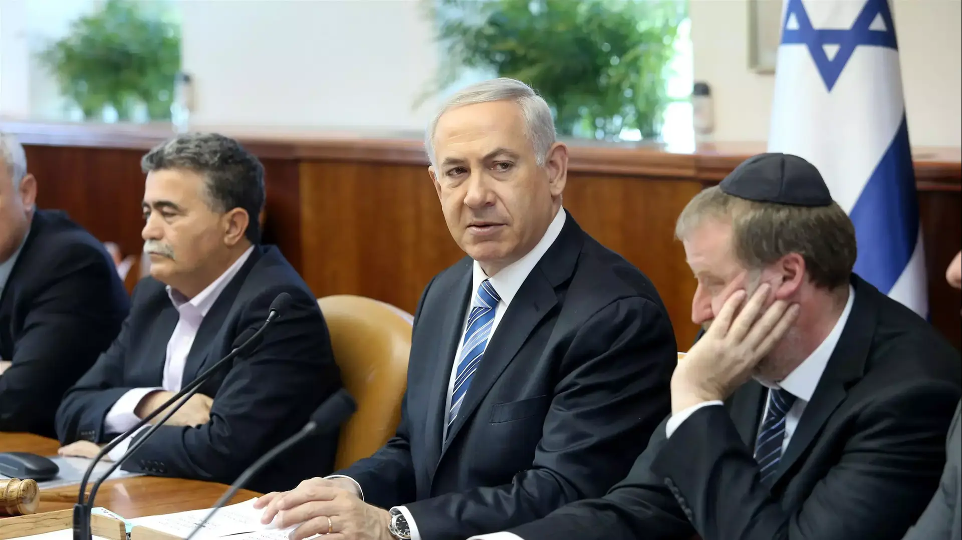 ראש הממשלה בנימין נתניהו בישיבת ממשלה. מרץ 2014 ראש הממשלה בנימין נתניהו בישיבת ממשלה. מרץ 2014