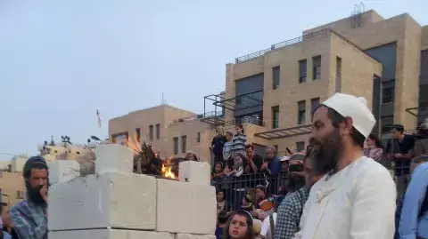 טקס שהתקיים שנה שעברה כדי לתרגל הקרבת קורבן בפסח. אפריל 2014 טקס שהתקיים שנה שעברה כדי לתרגל הקרבת קורבן בפסח. אפריל 2014