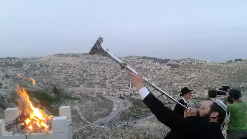 טקס שהתקיים שנה שעברה כדי לתרגל הקרבת קורבן בפסח. אפריל 2014 טקס שהתקיים שנה שעברה כדי לתרגל הקרבת קורבן בפסח. אפריל 2014