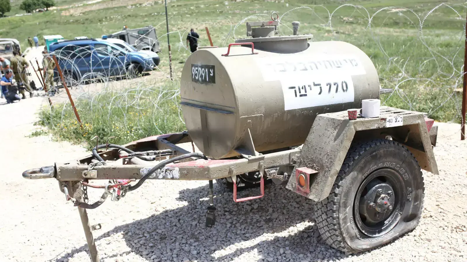 יום אחרי העימותים בין כוחות הביטחון ומתנחלים ביצהר. אפריל 2014 יום אחרי העימותים בין כוחות הביטחון ומתנחלים ביצהר. אפריל 2014