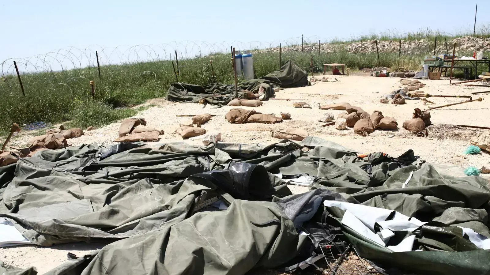 יום אחרי העימותים בין כוחות הביטחון ומתנחלים ביצהר. אפריל 2014 יום אחרי העימותים בין כוחות הביטחון ומתנחלים ביצהר. אפריל 2014