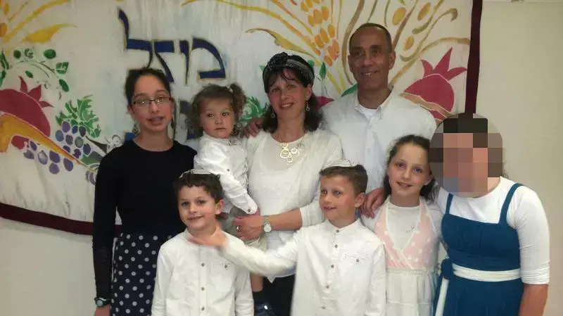 משפחתו של ברוך מזרחי שנהרג בפיגוע ירי, אפריל 2014 משפחתו של ברוך מזרחי שנהרג בפיגוע ירי, אפריל 2014