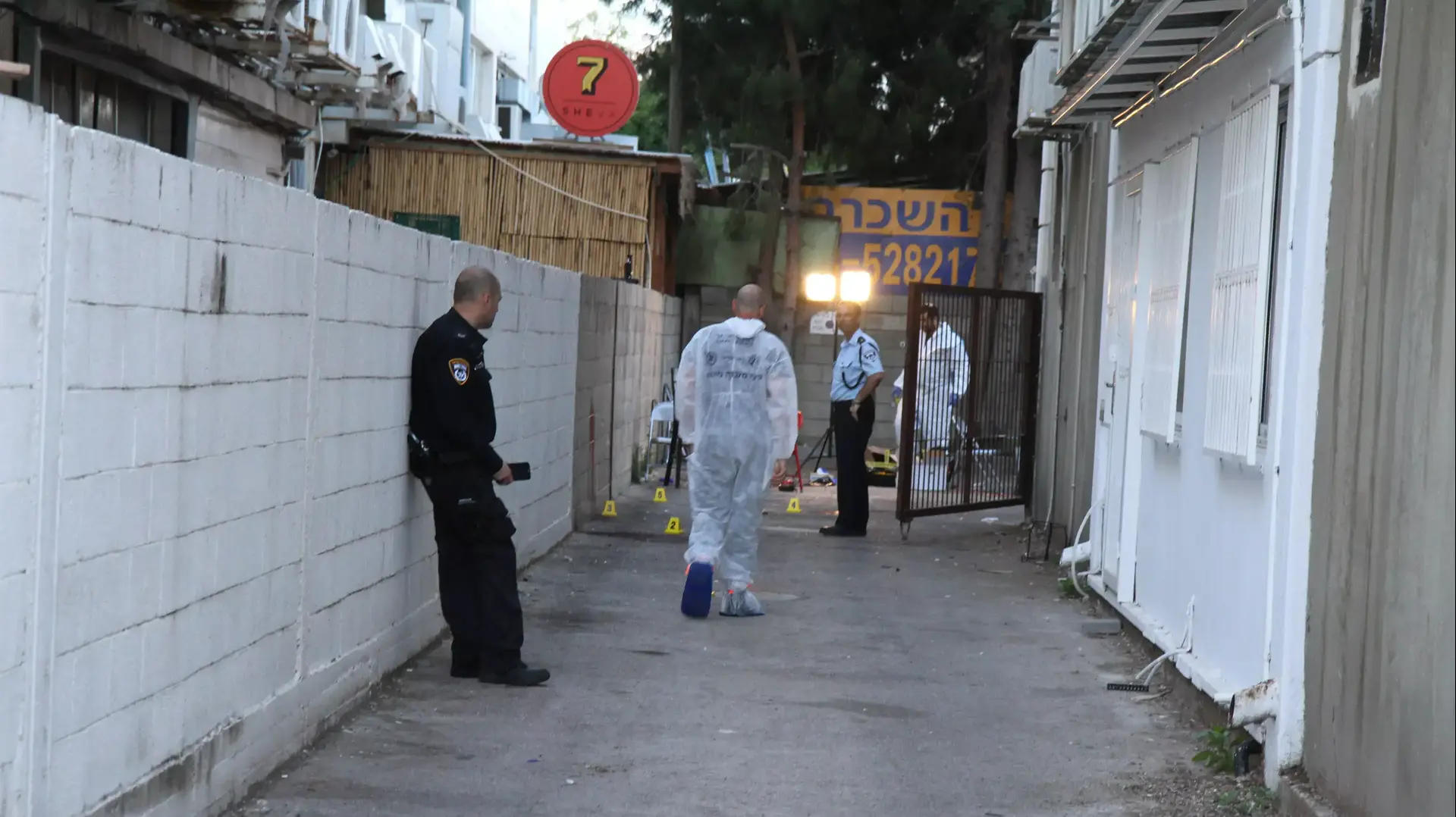 צעיר בן 19 נדקר למוות בפתח מועדון לילה באזור התעשייה ברעננה. 21 באפריל 2014 צעיר בן 19 נדקר למוות בפתח מועדון לילה באזור התעשייה ברעננה. 21 באפריל 2014