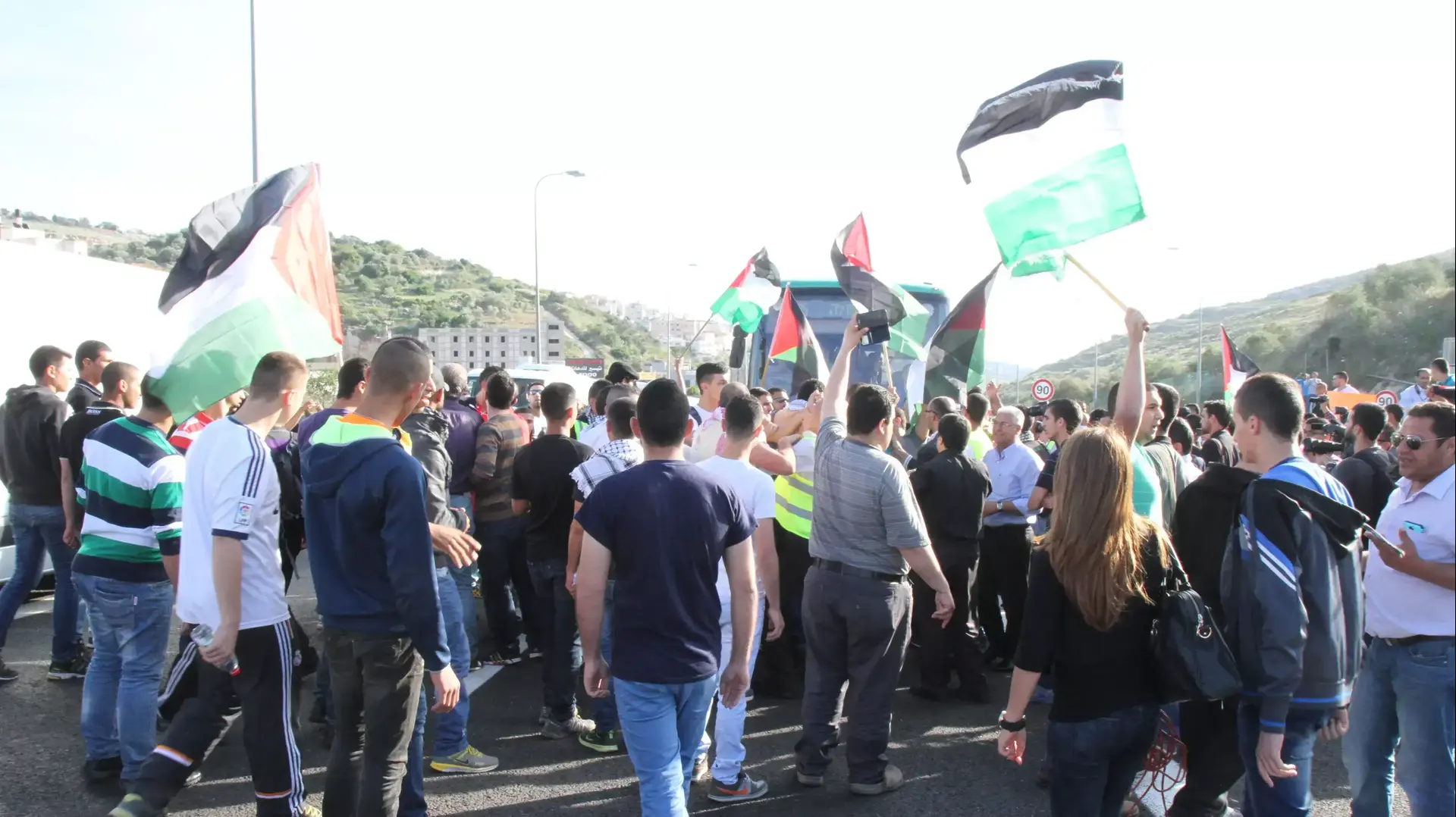 הפגנת מחאה נגד תג מחיר בצומת אום אל-פחם, אפריל 2014 הפגנת מחאה נגד תג מחיר בצומת אום אל-פחם, אפריל 2014