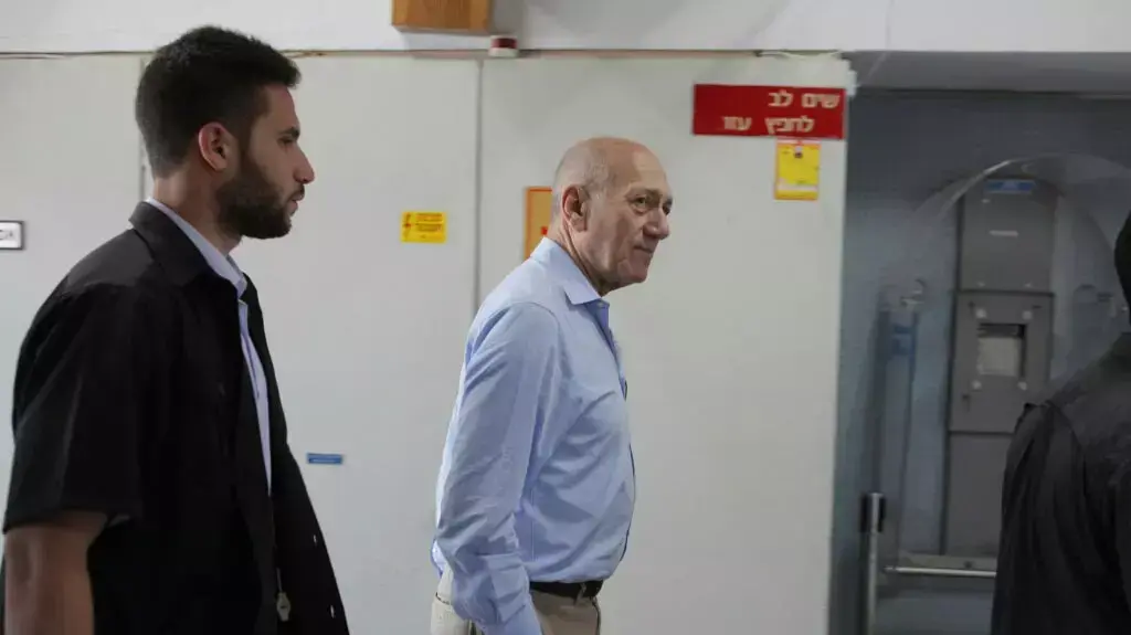 אהוד אולמרט בשלב הטיעונים במשפט הולילנד בבית המשפט המחוזי בתל אביב, אפריל 2014